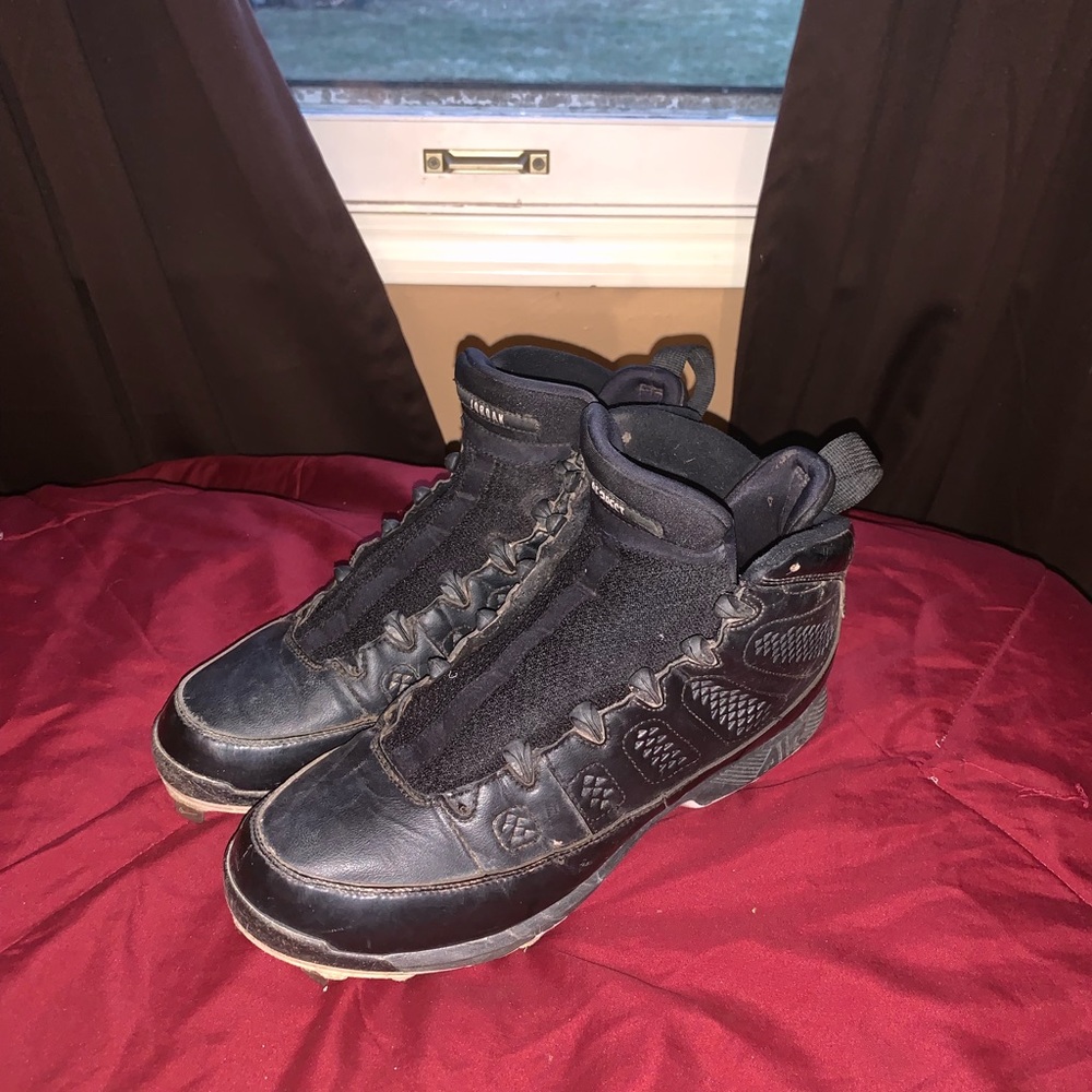 Retro Jordan 9 Cleats